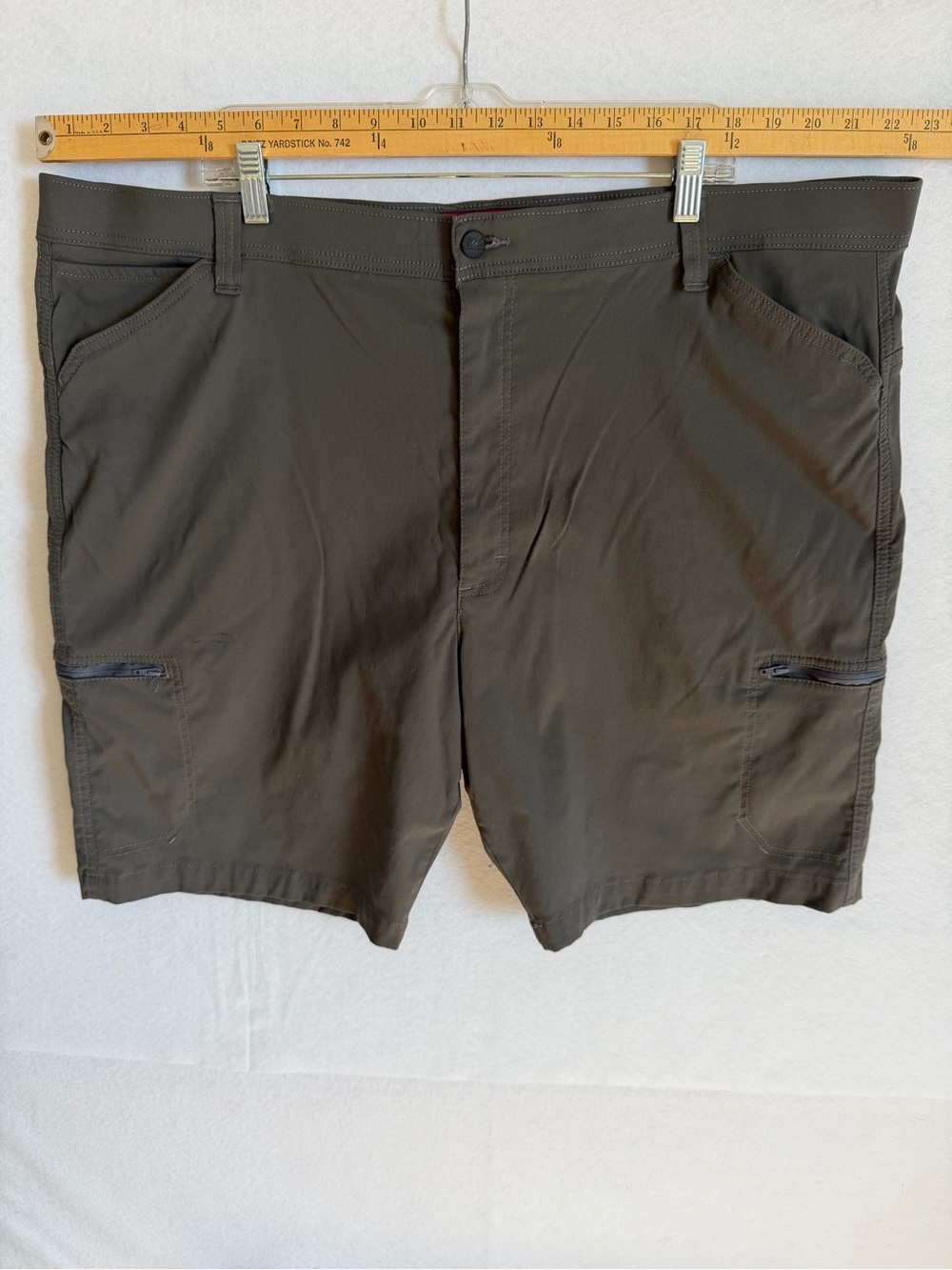 Men's Wranger Dark Gray Utility Cargo Shorts - Lightweight Everyday Short